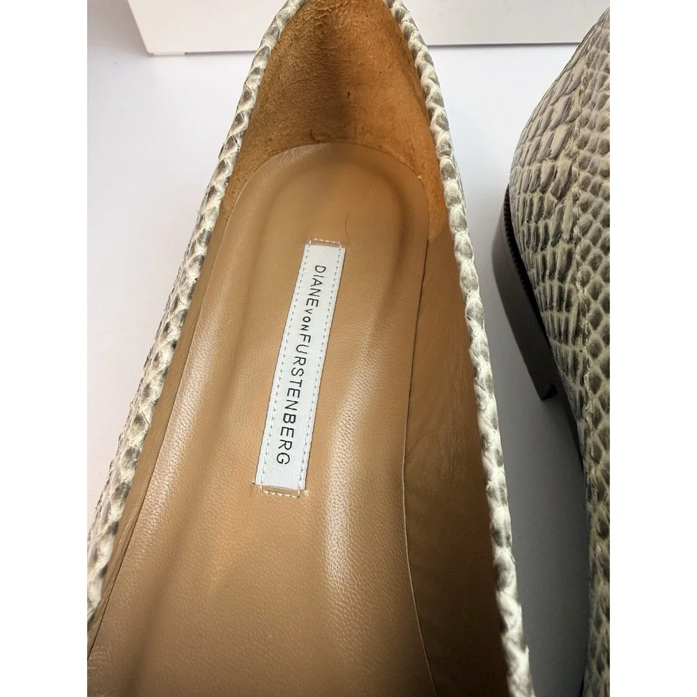 Diane Von Furstenberg Zoya Loafer Snake Embossed Leather Gold Chain Sz US 7